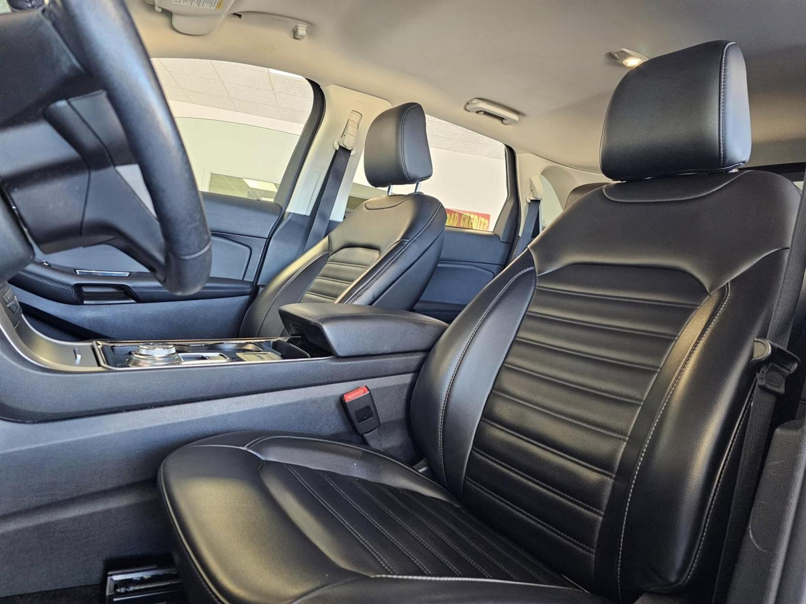 2020 SILVER /BLACK Ford Edge SEL FWD (2FMPK3J95LB) with an 2.0L L4 DOHC 16V engine, 6A transmission, located at 502 South Main Street, Columbia City, IN, 46725, (260) 244-4645, 41.151382, -85.490578 - Photo#5