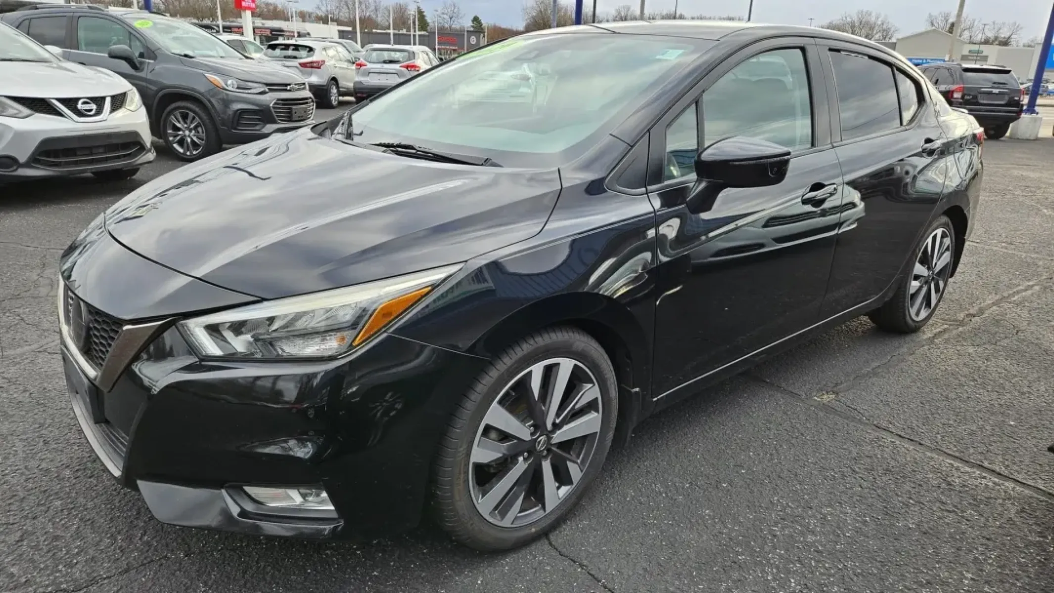 2020 Nissan VERSA SR (3N1CN8FV6LL) with an Other engine, located at 5744 Central Avenue, Toledo, OH, 43615, (419) 724-0130, 41.676781, -83.682137 - Experience the perfect blend of style, efficiency, and reliability with the 2020 Nissan Versa SR, meticulously designed for urban commuting and weekend getaways alike. This sleek black sedan is ideal for budget-conscious buyers seeking a dependable vehicle without sacrificing modern features and com - Photo#1