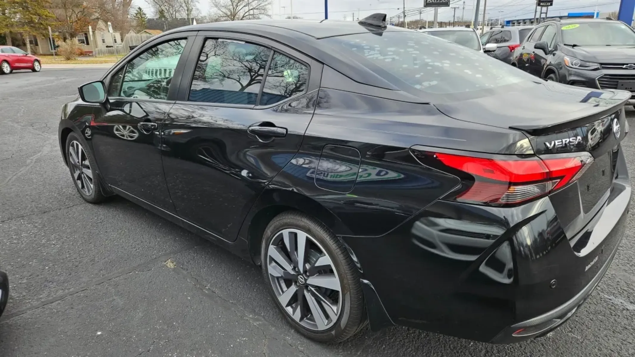 2020 Nissan VERSA SR (3N1CN8FV6LL) with an Other engine, located at 5744 Central Avenue, Toledo, OH, 43615, (419) 724-0130, 41.676781, -83.682137 - Experience the perfect blend of style, efficiency, and reliability with the 2020 Nissan Versa SR, meticulously designed for urban commuting and weekend getaways alike. This sleek black sedan is ideal for budget-conscious buyers seeking a dependable vehicle without sacrificing modern features and com - Photo#2