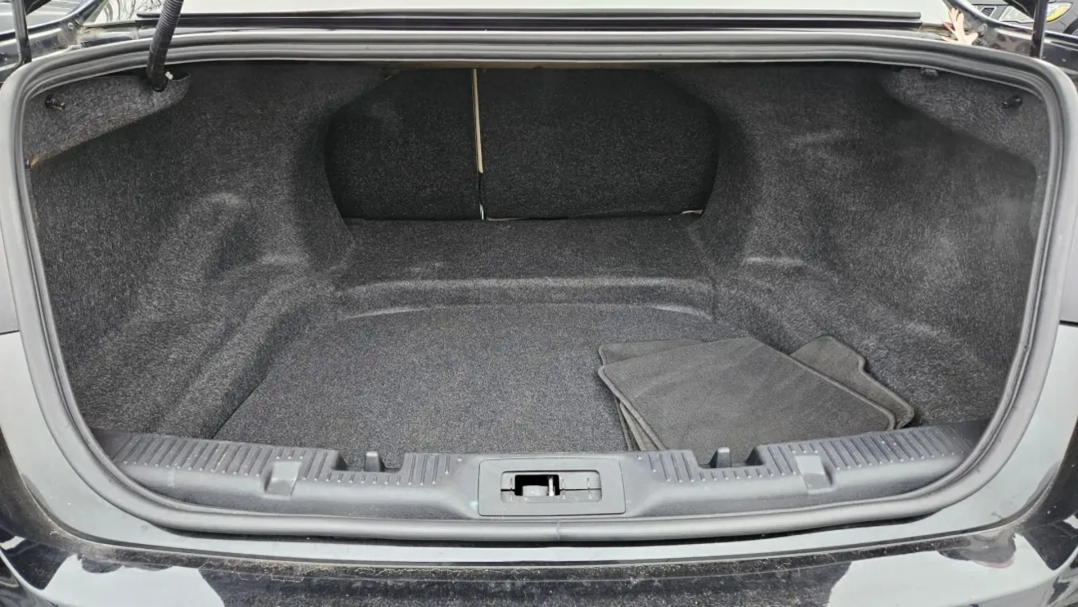 2018 Ford TAURUS SE (1FAHP2D86JG) with an Other engine, located at 5744 Central Avenue, Toledo, OH, 43615, (419) 724-0130, 41.676781, -83.682137 - **Drive Your Future with Confidence: 2018 Ford Taurus SE at Auto Credit in Toledo, OH**<br /> <br /> Are you in the market for a dependable sedan that caters to your daily commuting needs while providing comfort and style? Look no further! The 2018 Ford Taurus SE is the perfect vehicle for budget-co - Photo#4