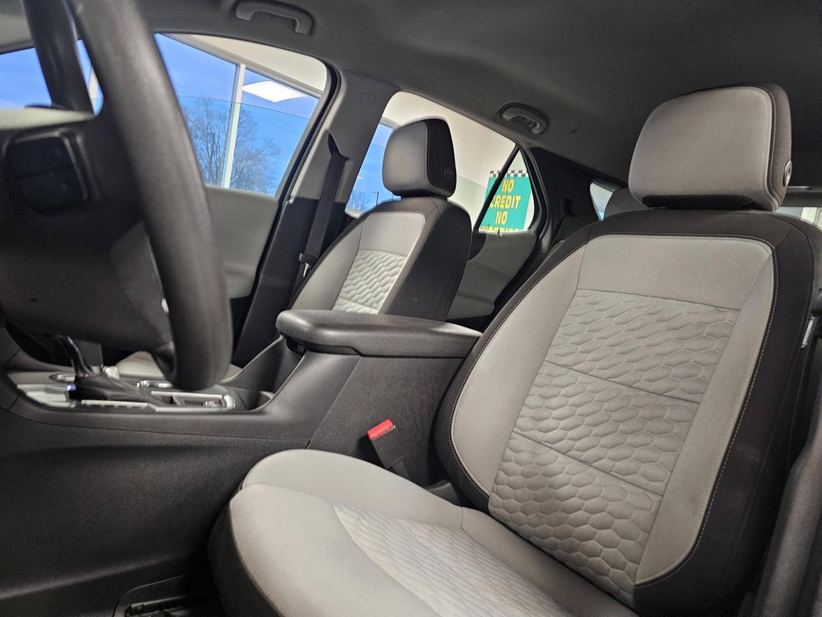 2018 GREEN /BLACK Chevrolet Equinox LS 2WD (: 2GNAXHEV0) with an 1.5L L4 DIR DOHC 16V TURBO engine, 6A transmission, located at 502 South Main Street, Columbia City, IN, 46725, (260) 244-4645, 41.151382, -85.490578 - Photo#3